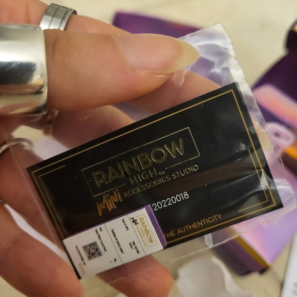 Rainbow High Mini Accessories Studio Violet Pumps - Picture 5 of 12